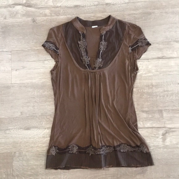 Brown top with collar design - Picture 1 of 4